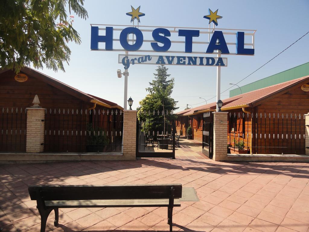 Hostal Gran Avenida Tarancon Bagian luar foto